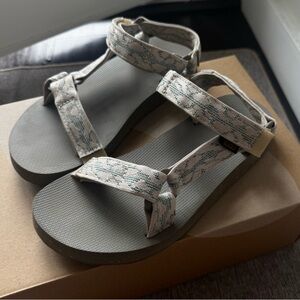 Teva Pink/Grey Universal Sandal